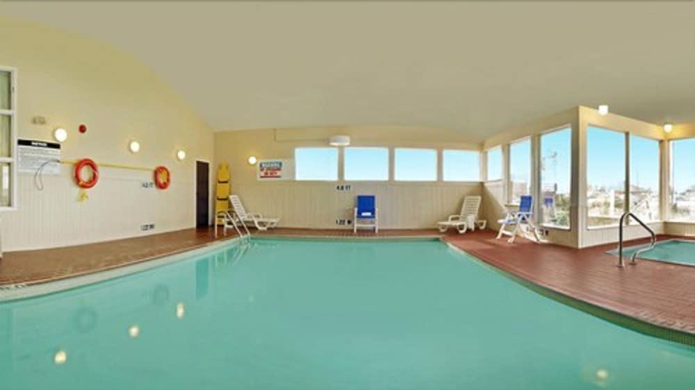 Quality Inn نورث بي المظهر الخارجي الصورة