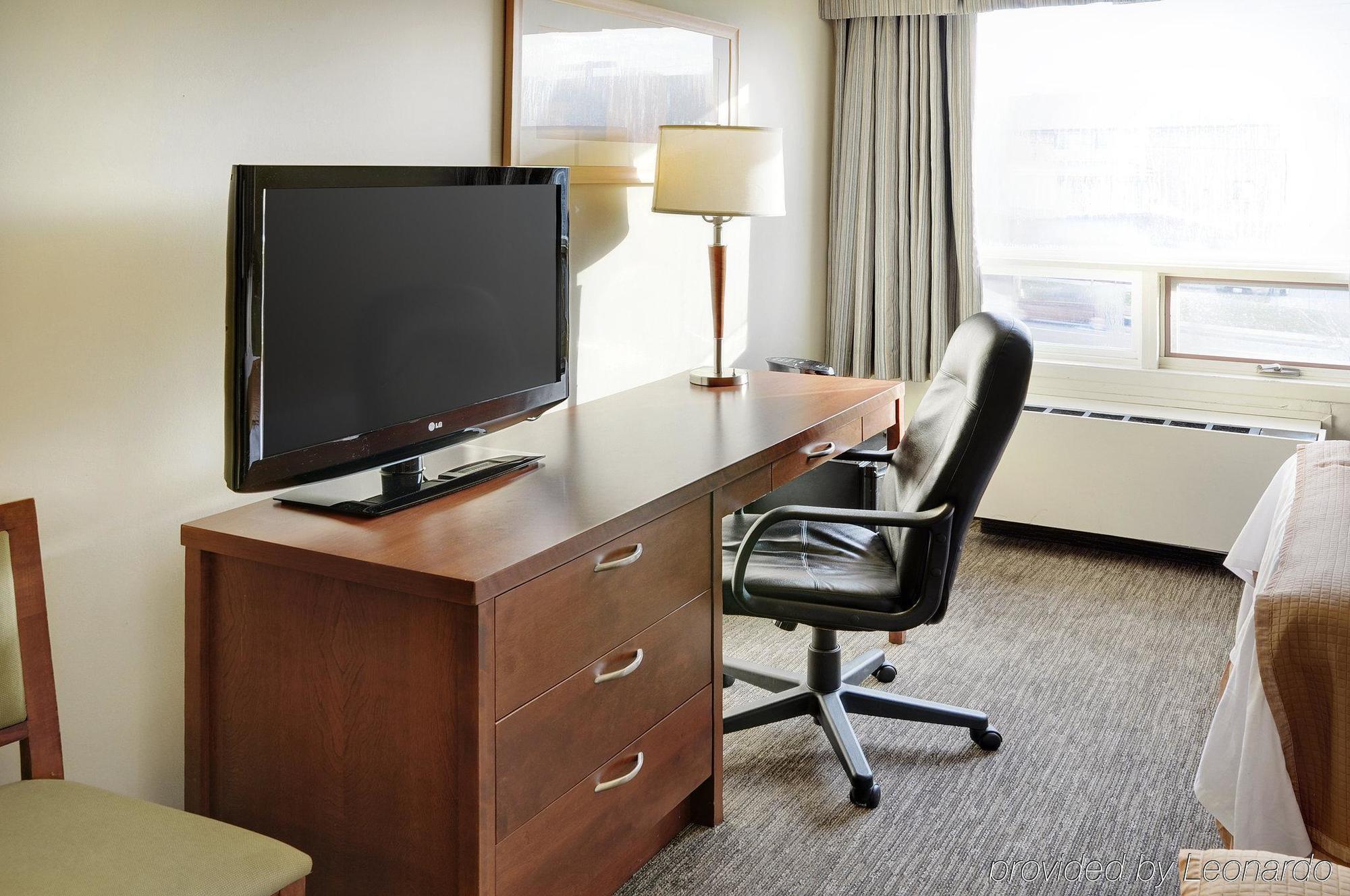 Quality Inn نورث بي المظهر الخارجي الصورة