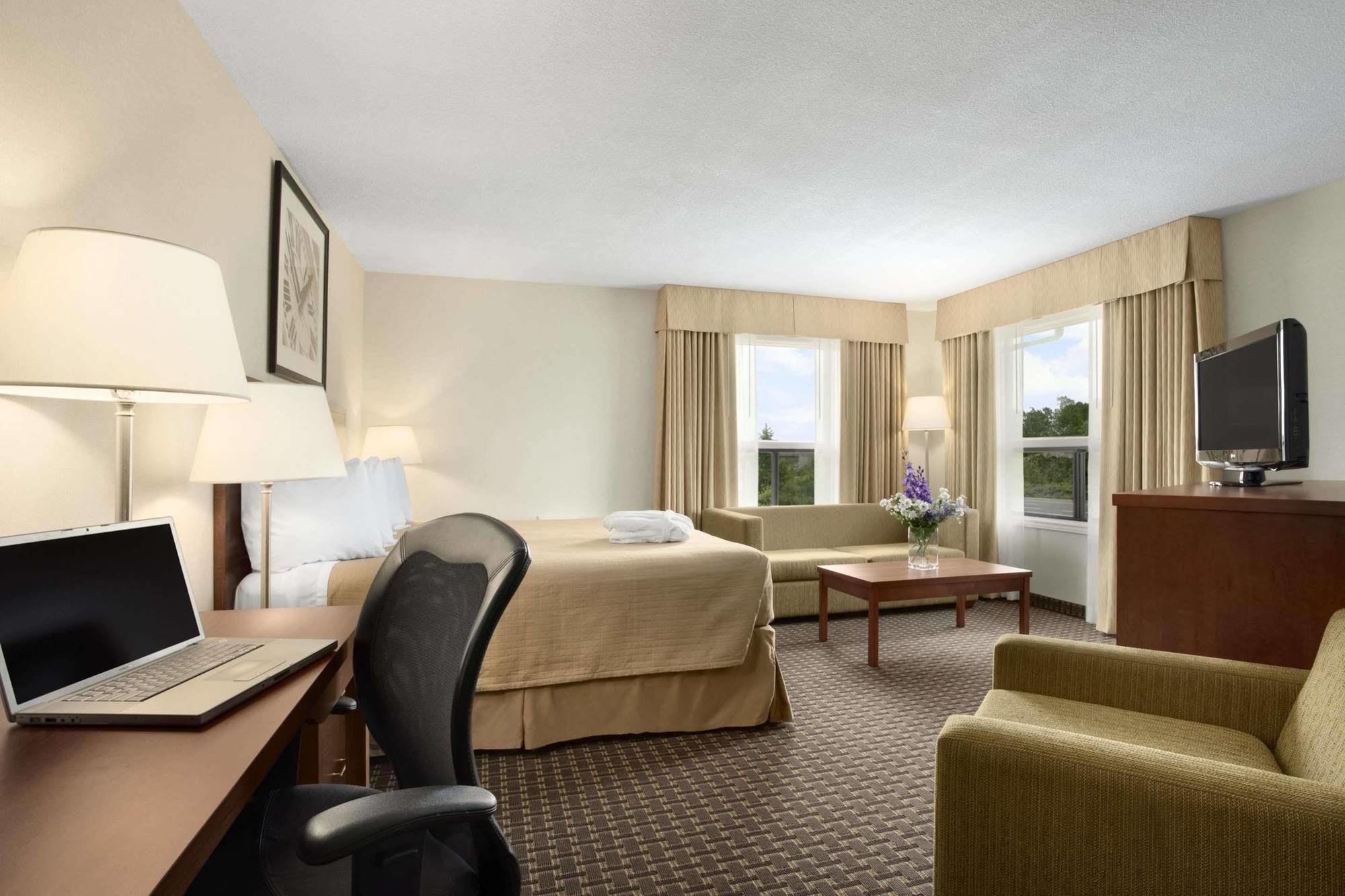 Quality Inn نورث بي المظهر الخارجي الصورة